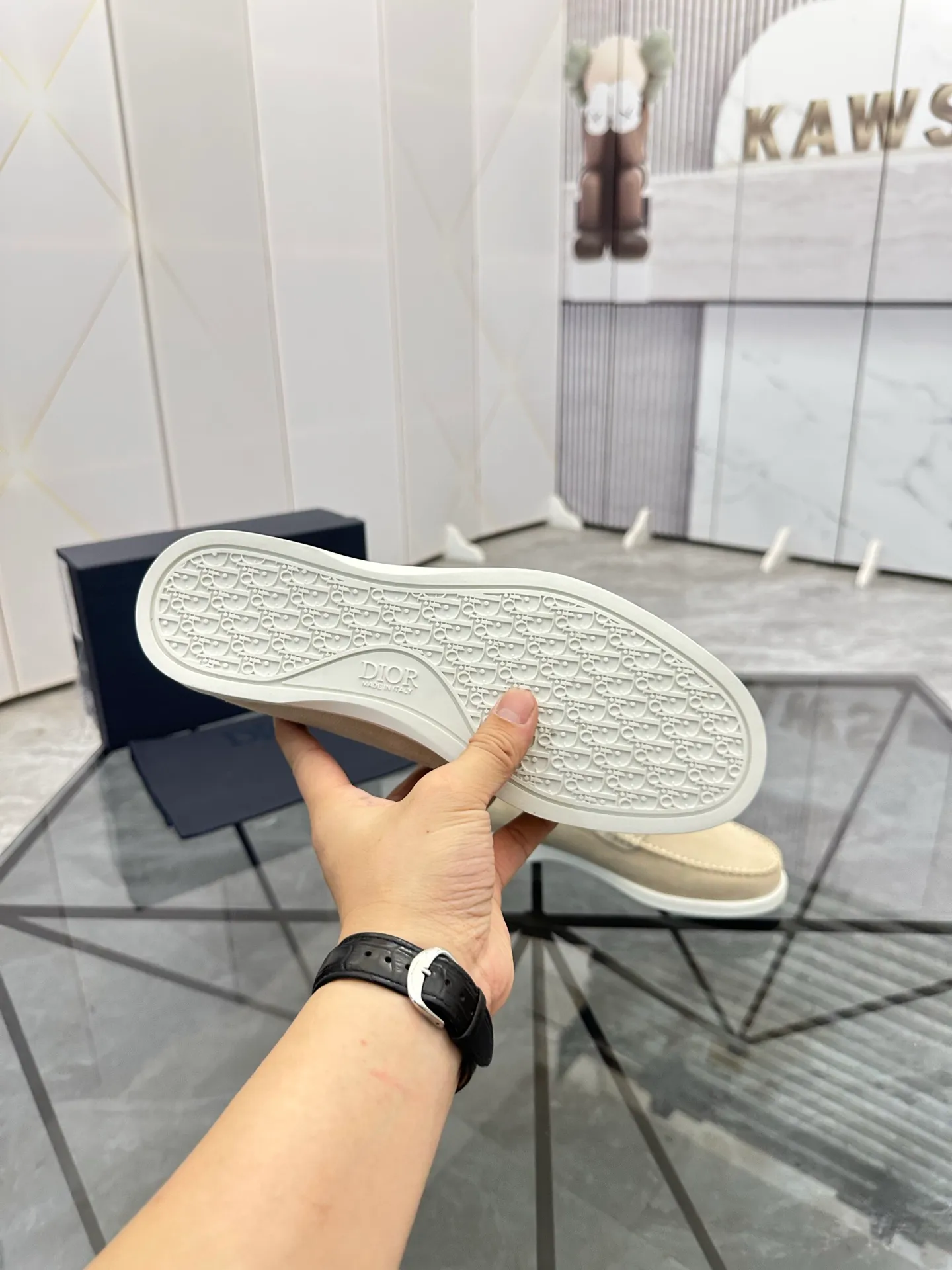 Selling men's shoes 💰: 💰P440¥ Product trademark: Dio* "Dior*" slip-on shoes Regular size: 39-44 (can be customized to 45.46) Product materials: imported nubuck leather upper, cowhide lining, original outsole. Number: 628